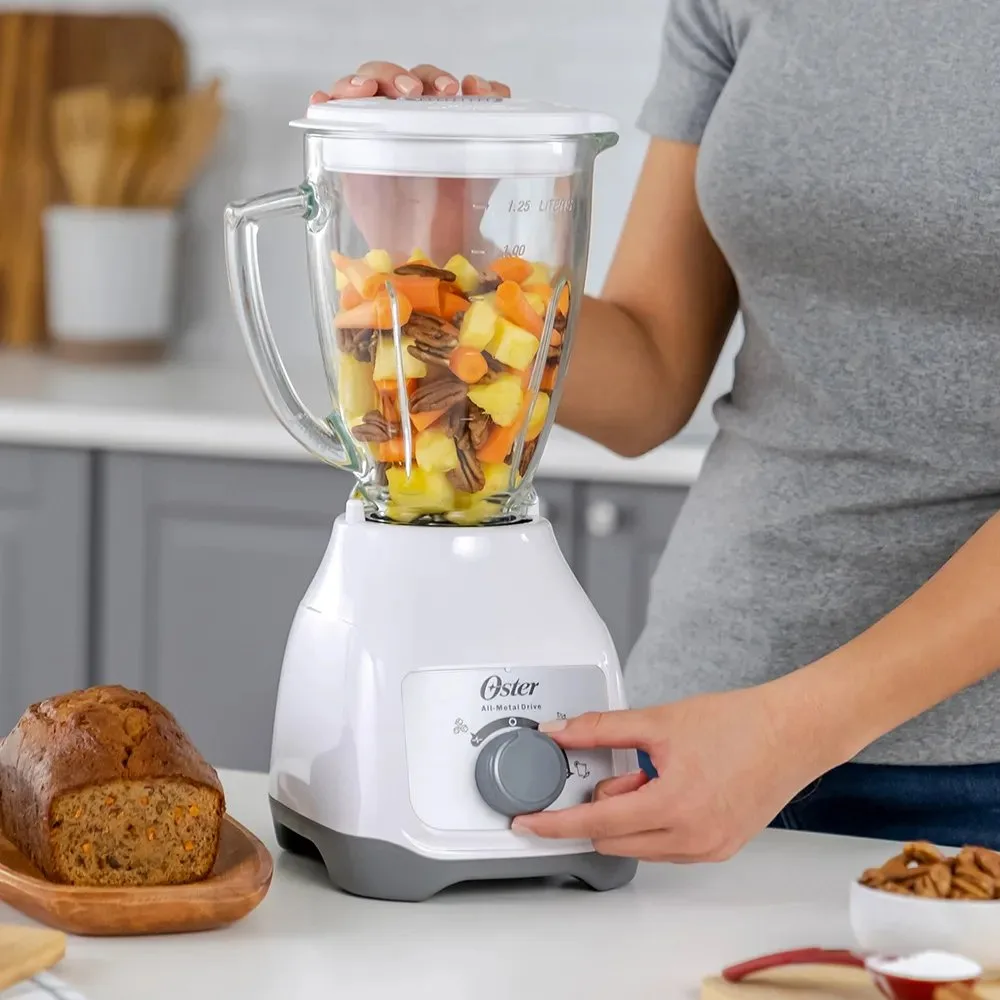 Licuadora Oster® con Vaso de Vidrio Boroclass® y Control de Perilla BLSTKAGWRD – 550 W de Potencia 8