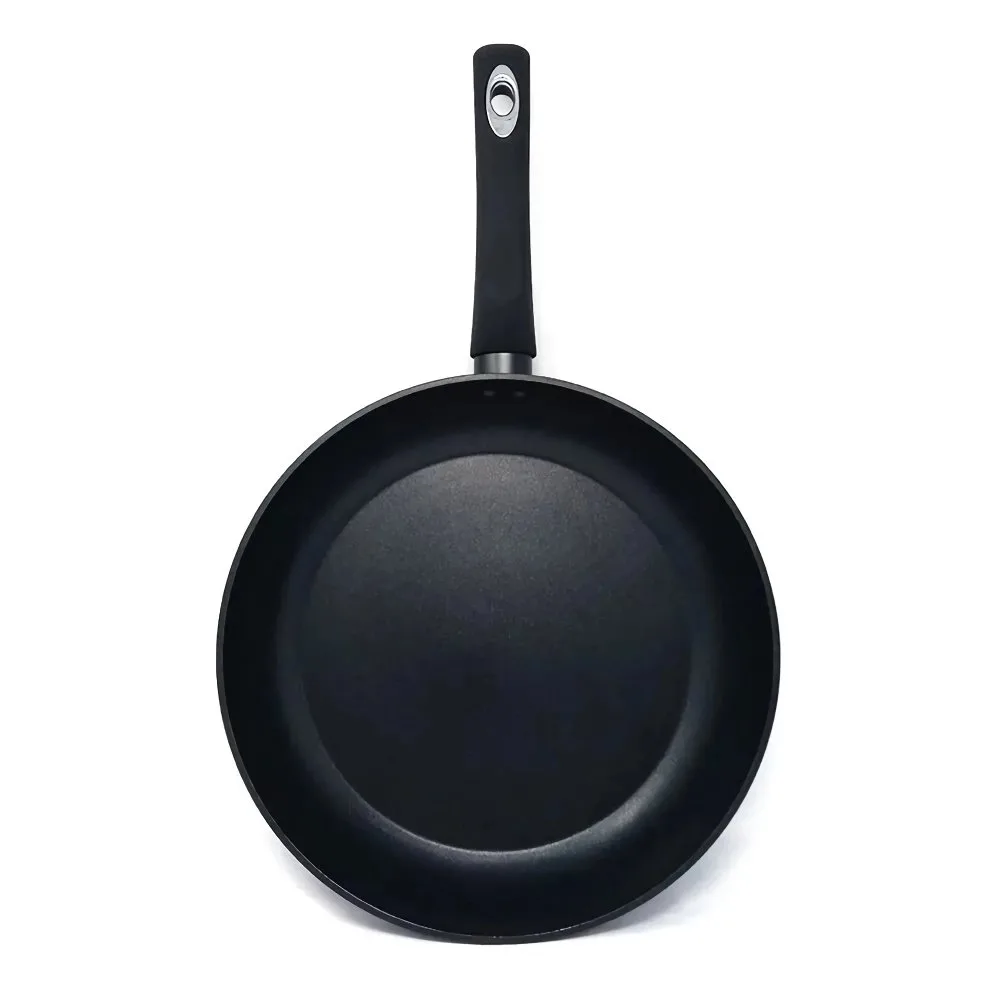 Sarten Oster® Antiadherente de 30 cm Allston en Color Negro con Mango Frio de Baquelita Fabricada en Aluminio para Coccion Uniforme 3